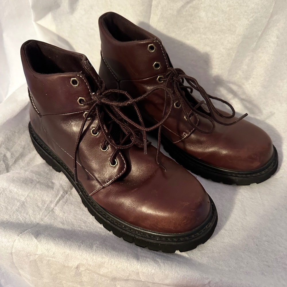 Women's Timberland Brown Lace Boots Size 9.5